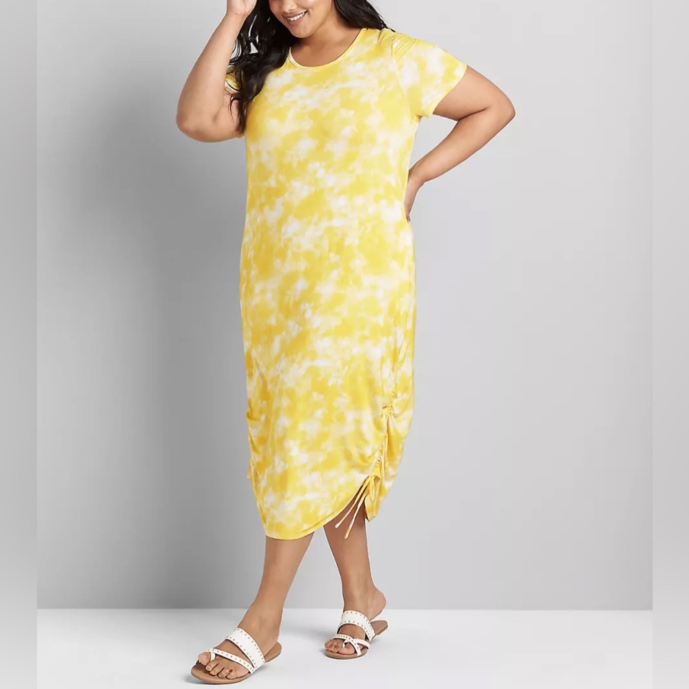 LANE BRYANT WOMEN'S YELLOW TIE DYE SHORT SLEEVE RUCHED SIDE MIDI DRESS